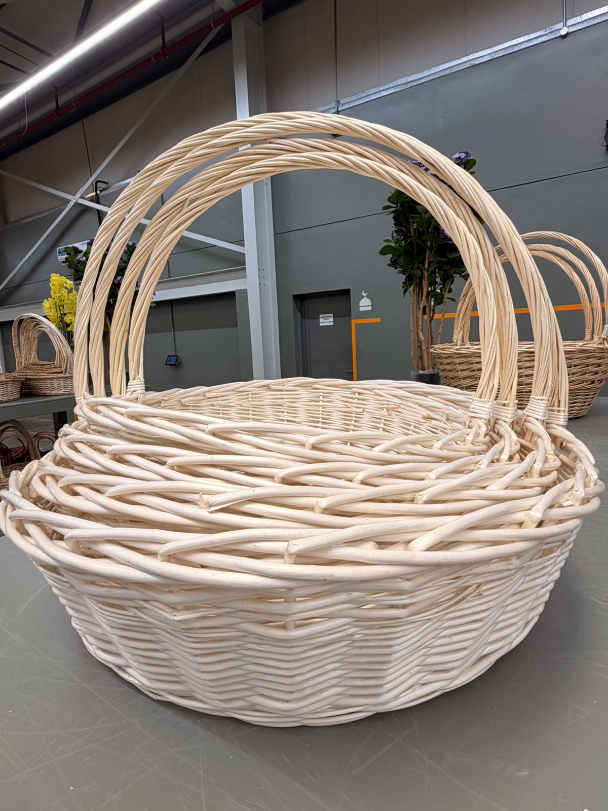 Willow baskets 100x85xH30, 92x77xH28, 84x69xH26, 76x62xH53 cm, 4 pcs